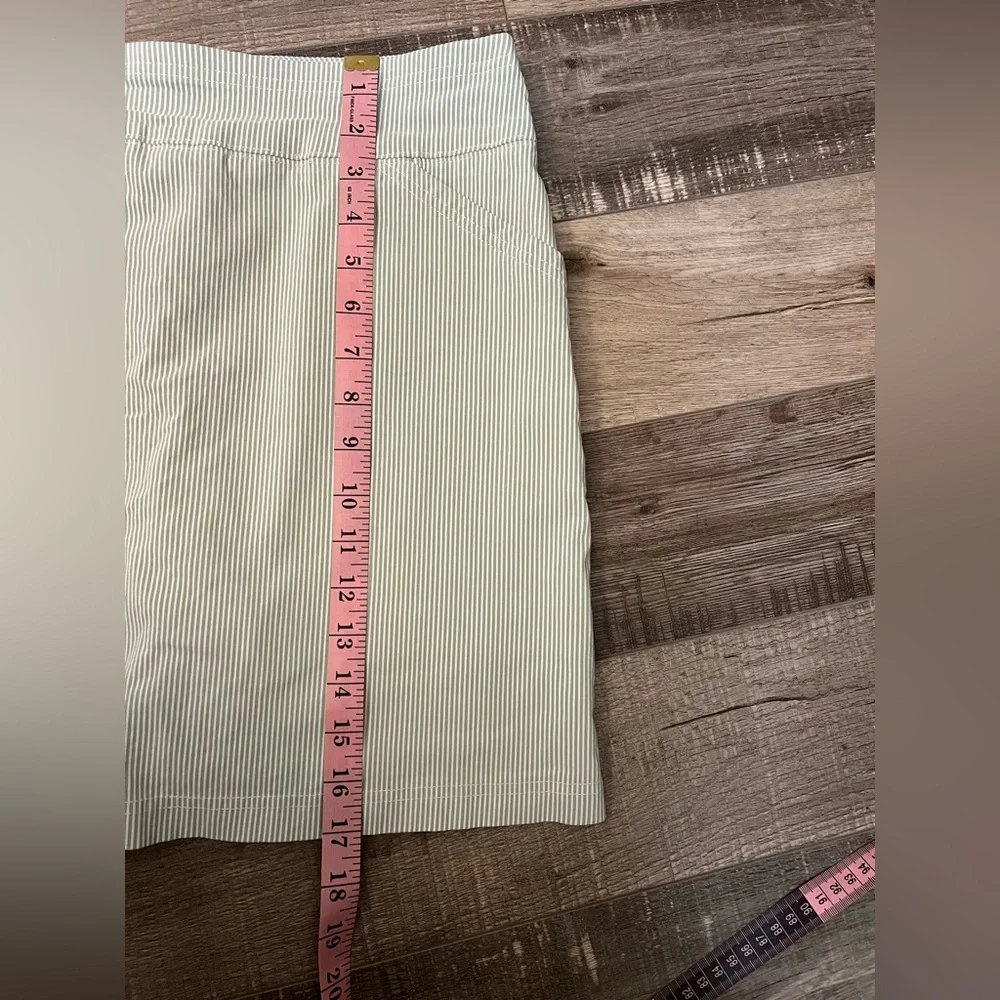 Mario Serrani Pinstripe green and white Mini Skirt Sz small EUC